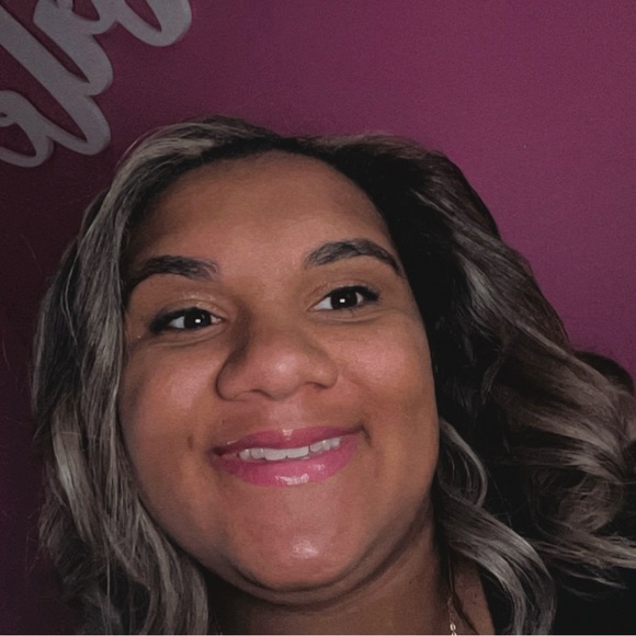 Meet your Posher, Danielle - Picture 1 of 1